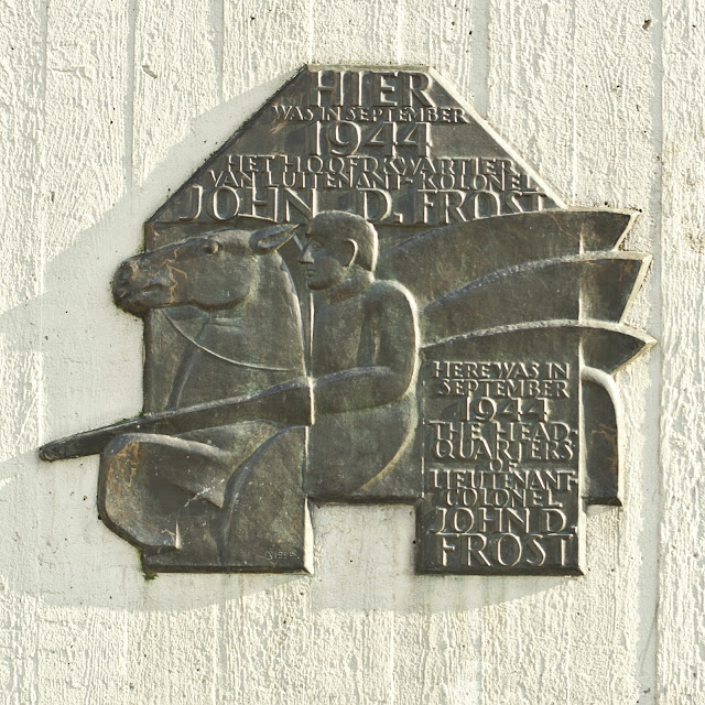 Plaquette op de locatie van het hoofdkwartier van John Frost, Prinsenhof Arnhem. Foto: Robert van der Kroft