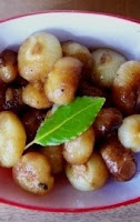 Manzo (boeuf) Bourguignon con cipolline, champignon e riso pilaf