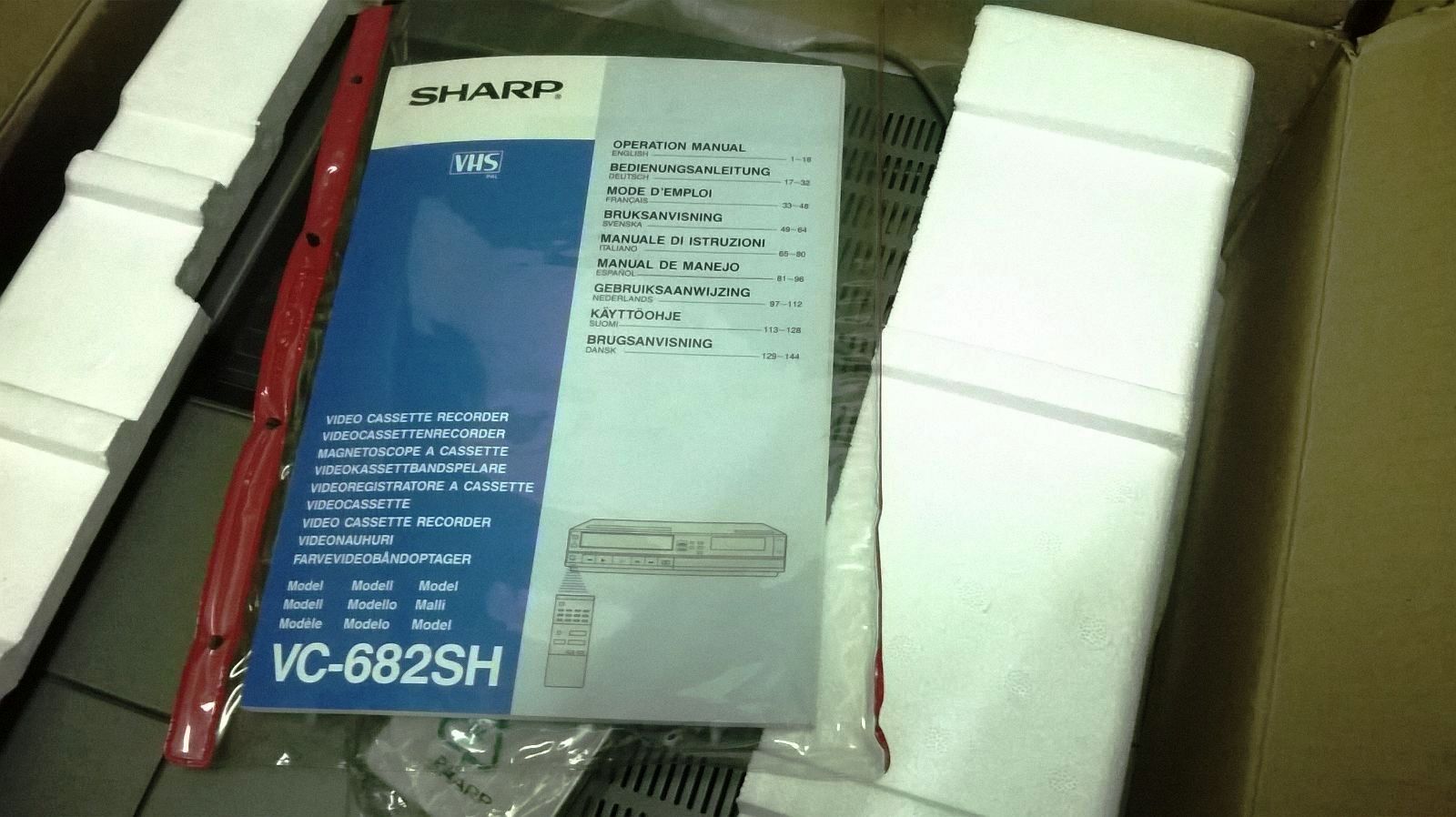 Trastos y Tesoros: Video reproductor VHS Sharp