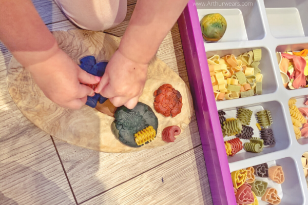 Playdough and loose parts small tuff tray idea