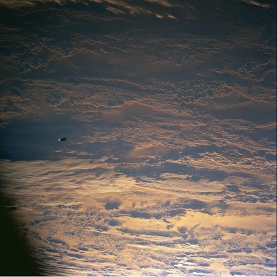 Foto-Foto UFO Oleh NASA - infolabel.blogspot.com