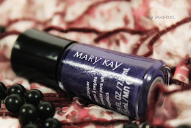 Nail polish Mary Kay in the shade Sapphire