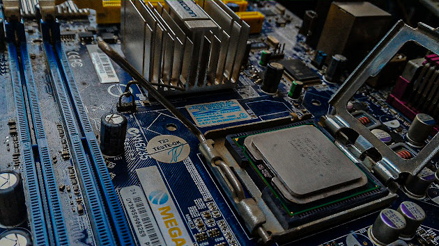 Intel CPU and Motherboard Components