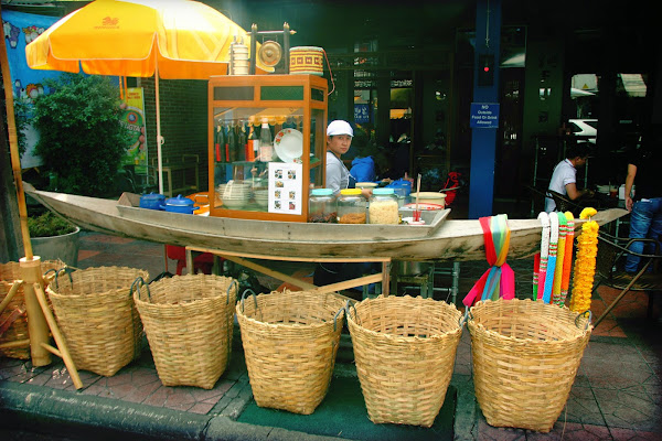 adventurefood: 10 Khao San Road Food Tips