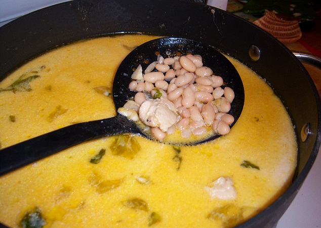 chicken broth and beans Tuscan style soup
