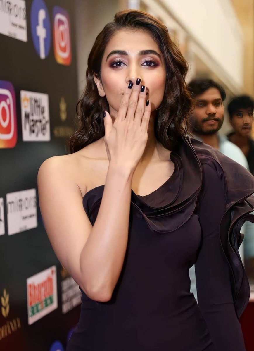 Pooja hegde pic