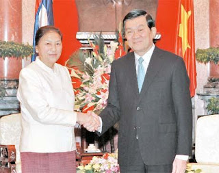 Chủ tịch nước Trương Tấn Sang tiếp Chủ tịch Quốc hội nước CHDCND Lào Pa-ni Y-a-thô-tu.