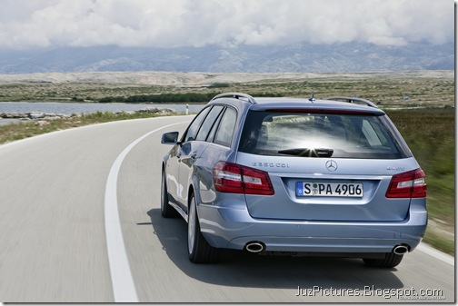2010-Mercedes-E-Class-Estate-23