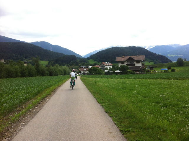 Alto Adige Sud Tirol pista ciclabile val Pusteria Brunico Bolzano Giro Libero bici bicicletta 