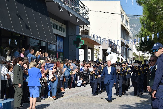 Φωτορεπορτάζ από την παρέλαση σχολείων και συλλόγων στα Άνω Λιόσια