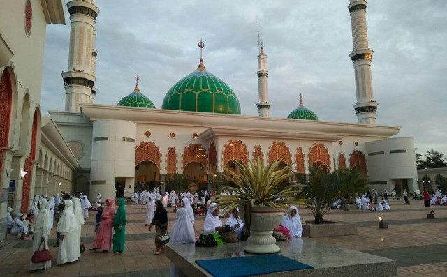 Masjid Agung Madani 