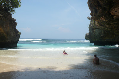 uluwatu+wisata+pulau+bali3 Daftar Tempat Wisata di Bali