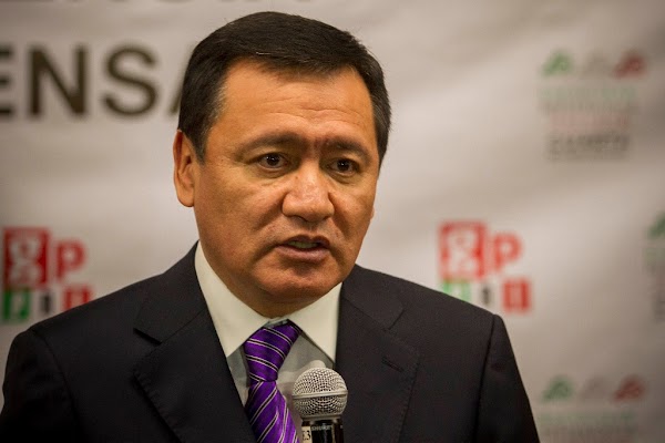 El titulo profesional es falso de Osorio Chong, afirman Anonymous