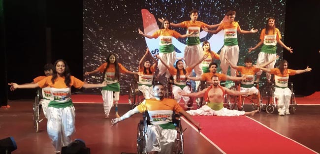 Disabled artists enthralled audience with their stunt and fashion show