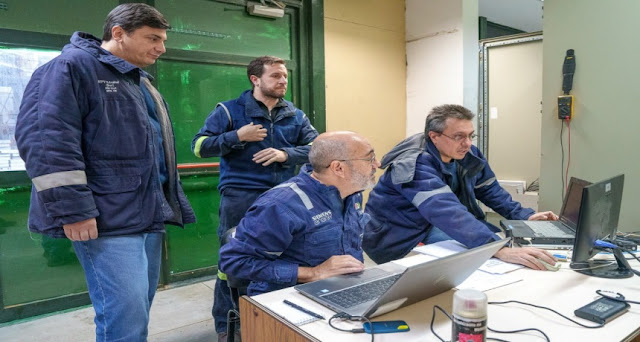 El Ministro de Energía de la Provincia, Alejandro Aguirre, anunció la llegada de un ingeniero de Siemens Latinoamérica a Ushuaia para abordar el fallo en la Central de Energía, que ha causado interrupciones en el servicio eléctrico.