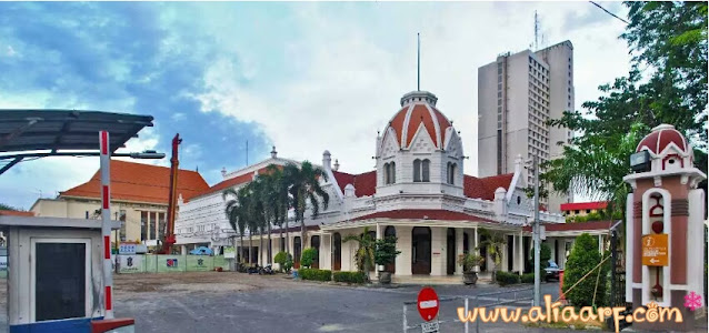 gedung_balai_pemuda_cagar_budaya_yang_menjadi_pusat_wisata_kekinian