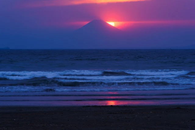 夕日のダイヤモンド富士～岩井海岸（南房総市）