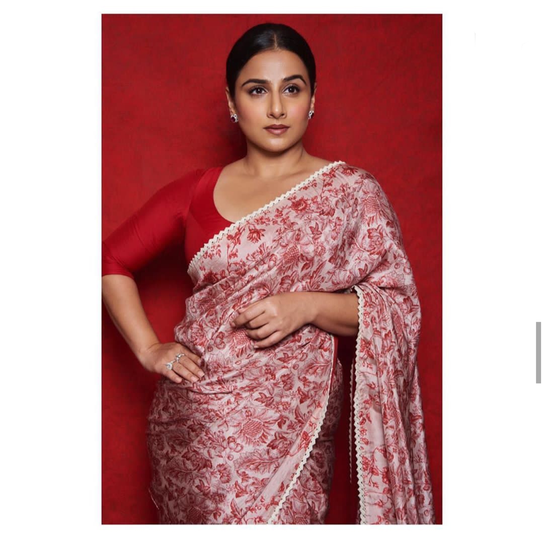 Download 18+ hot and sexy pictures of Indian actress Vidya Balan with name in Saree | Download 18+ hot and sexy pictures of Indian actress Vidya Balan with name in Saree |