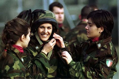 5 Wanita Militer Yang Cantik   Cantik