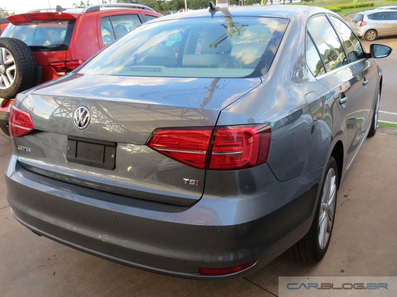 VW Jetta Highline 2016 - traseira