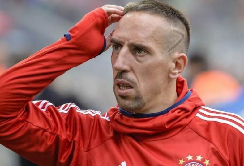 Franck Ribery announces his retirement from football .. Video  Franck Ribery, the former Bayern Munich player, issued an official statement today, Friday, announcing his retirement from football, after a journey full of titles that lasted for 20 years.    Franck Ribery began his journey in the world of football with the French team Boulogne and then Olympique Alice, and moved to Brest and then Metz, then moved to the Turkish Galatasaray, before returning to France and playing for Marseille, then he went to Bayern Munich.    After a long trip to Franck Ribery, with Bayern Munich, the player moved to Fiorentina, in the summer of 2021 in a free transfer deal, and after that he moved to Salernitana, and the player did not last long within the team and ended his football career within the ranks of Salernitana.    Franck Ribery, through his official account on the social networking site "Twitter", posted a short video of him and some snapshots of his career, and commented: "Playing the ball stops, but the feelings inside me will not stop, I thank everyone for this great adventure."    The former Bayern Munich player continued, saying: “I was hoping to continue, but the pain in my knee is getting worse, and the doctors advised me to quit, this is only the end of a part, in the next stage there will be a new beautiful part.”    In the following lines, "Kora Plus" reviews Franck Ribery's career, which was full of titles:   German Cup: 6 times.    German Super Cup: 5 times.    Turkey Cup: one title.    UEFA Champions League: once.    European Super Cup: once.    Club World Cup: once.    German League Championships: 9 times.