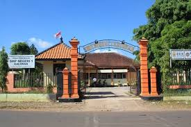 VISI MISI SMP NEGERI 1 KALORAN 