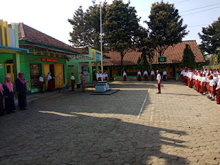 http://www.sdntritihwetan01.sch.id/2018/10/korwil-hadiri-upacara-sdn-tritih-wetan.html