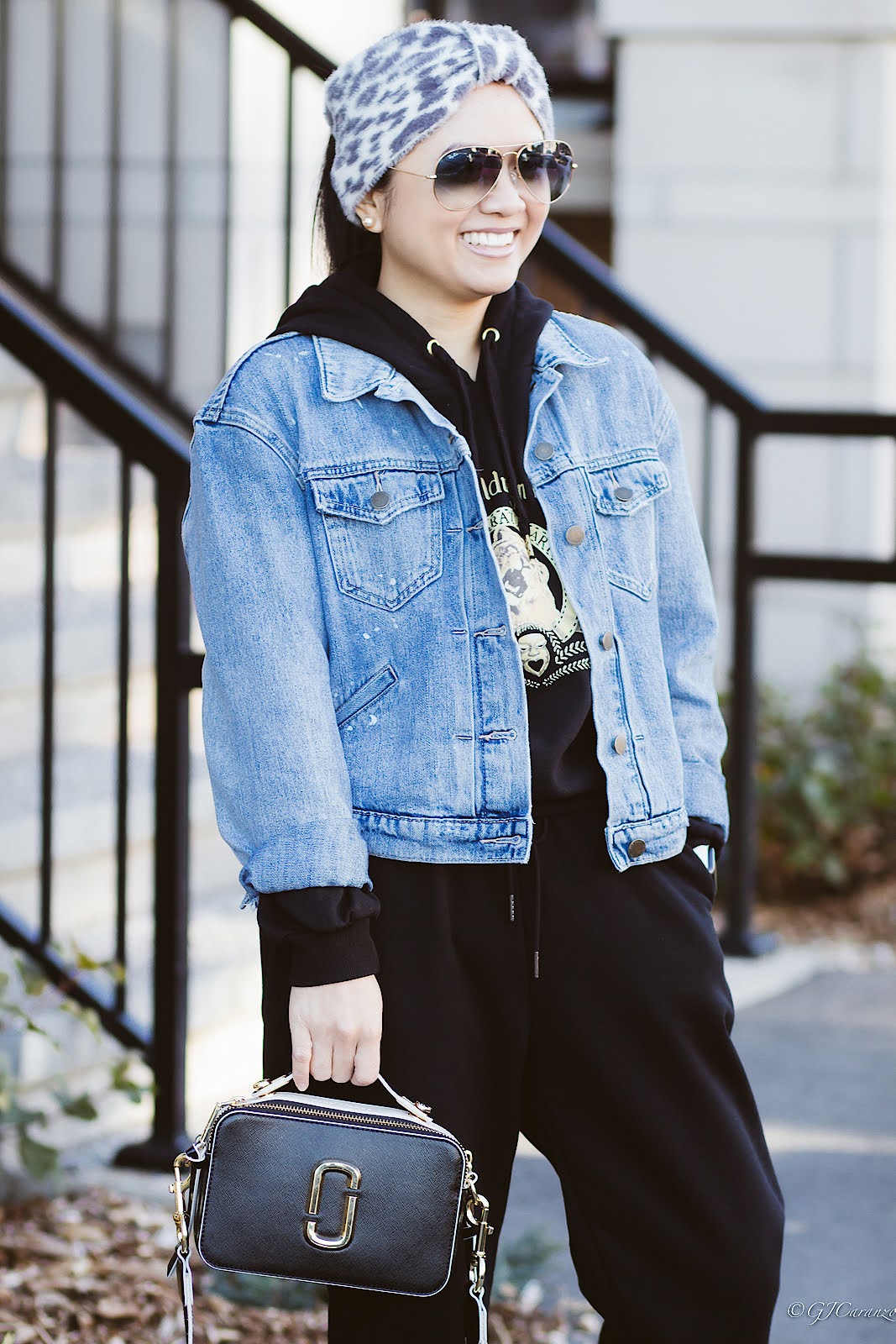 Old Navy Oversized Jacket | H&M Hoodie | Uniqlo Jogger Pants | Adidas Stan Smith | Marc Jacobs Sure Shot Bag | Petite Fashion | Fall Outfit Ideas | Ray-Ban Aviator