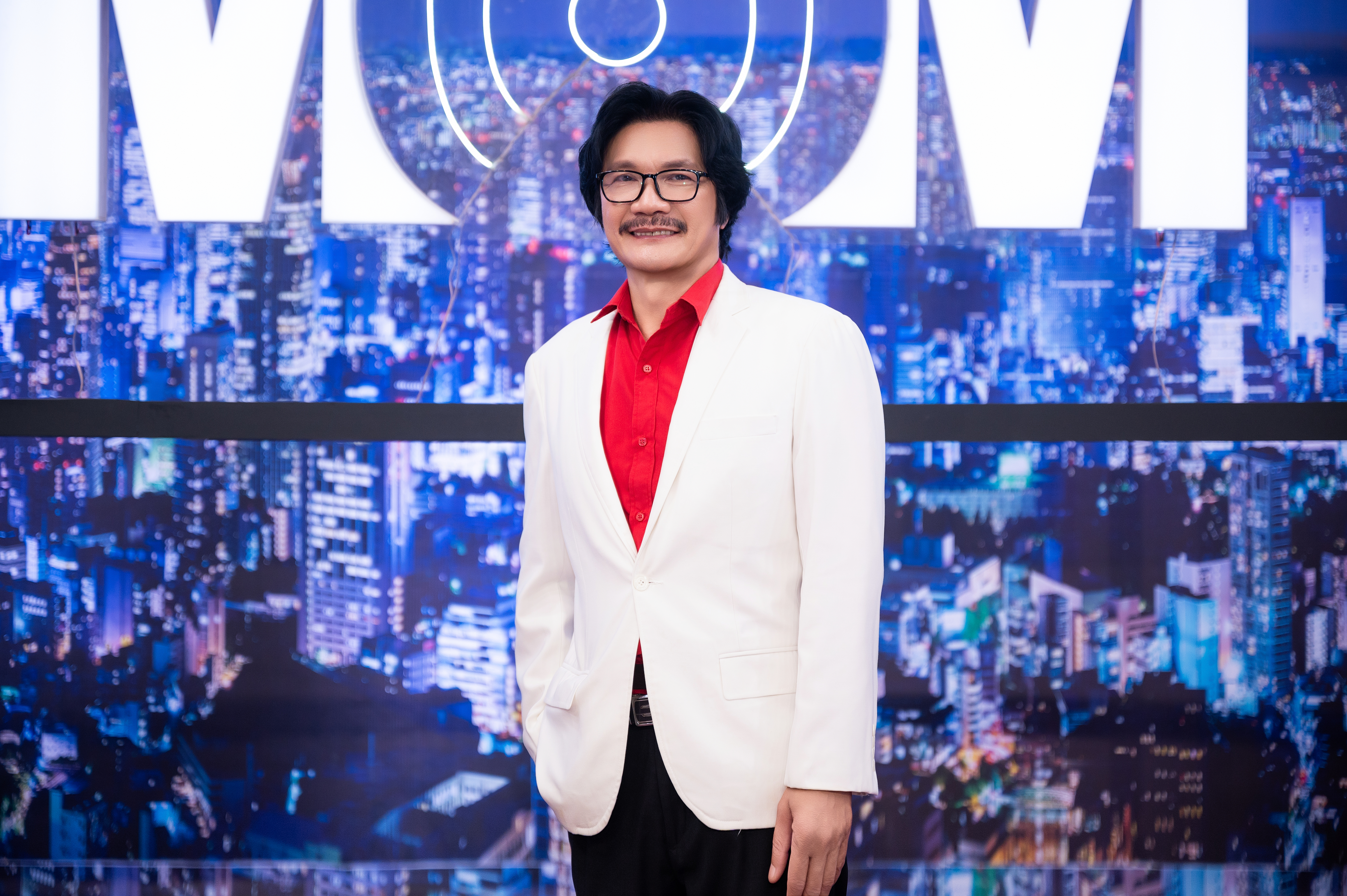 Master of Master: Talkshow 'chịu chơi' với sân khấu xoay đỉnh cao và trải nghiệm triển lãm nghệ thuật dành riêng cho khách mời