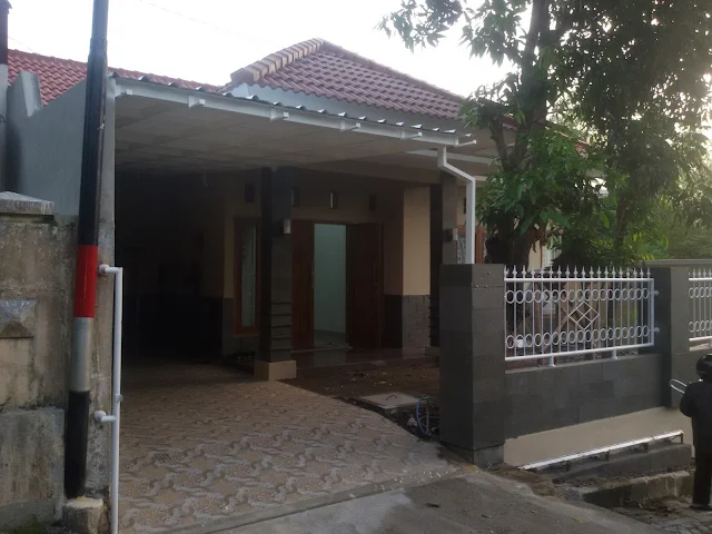 Tampak Depan Area Carport