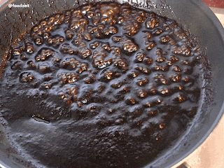 Vanilla paste boiling and simmering