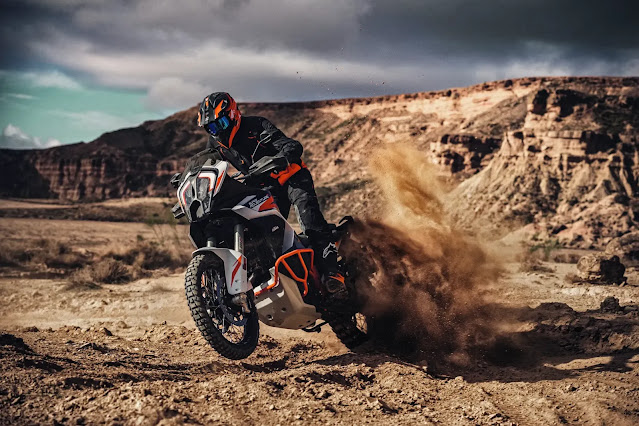 2021 KTM 1290 Super Adventure R Photos