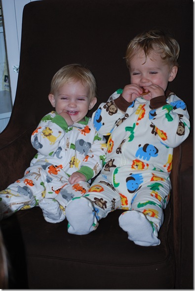 2009-11-16 PJs w Gracie 005