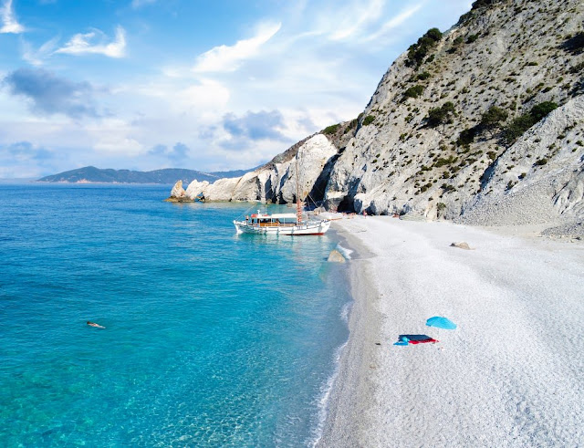 H παραλία που βρίσκεται στην Ελλάδα και έχει τρελάνει τον κόσμο- Τουρίστες έρχονται ακόμα 