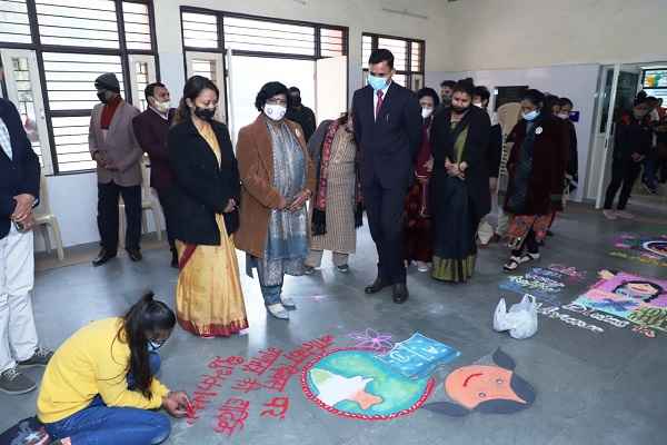 faridabad-dc-yashpal-yadav-inspire-to-save-daughter-balika-divas