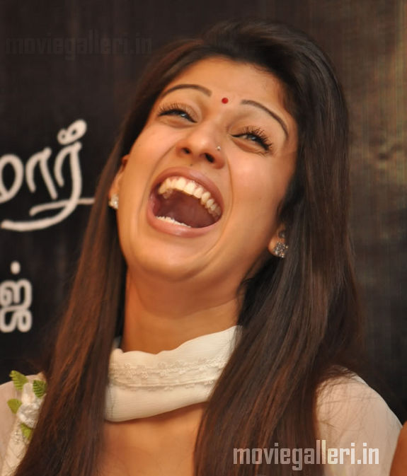 [Nayanthara-Aadhavan-100-Days-event-stills-03.jpg]