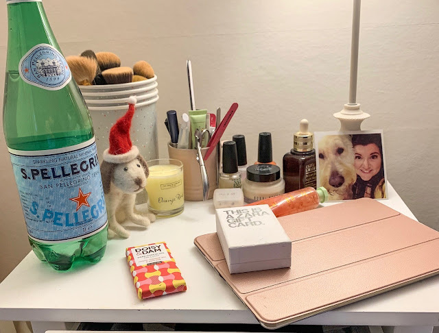 SweetieSal - What's on my bedside table?