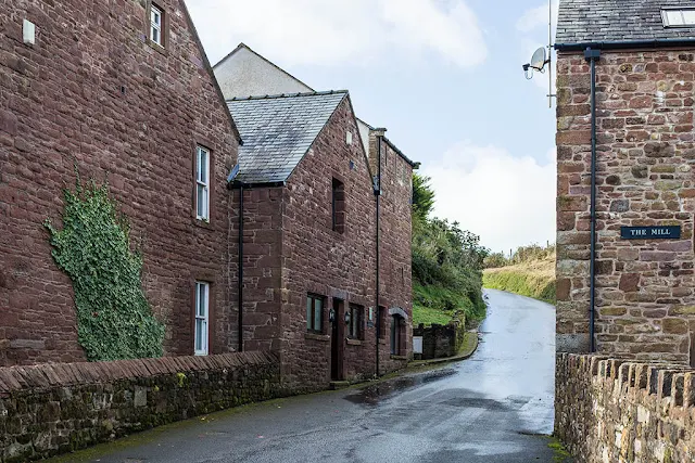 Head up the hill, past the old Mill Hill Farm