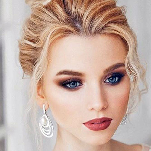 Maquillaje para boda de noche con smokey eyes