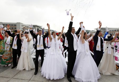  of couples from about 20 different countries celebrated their wedding 