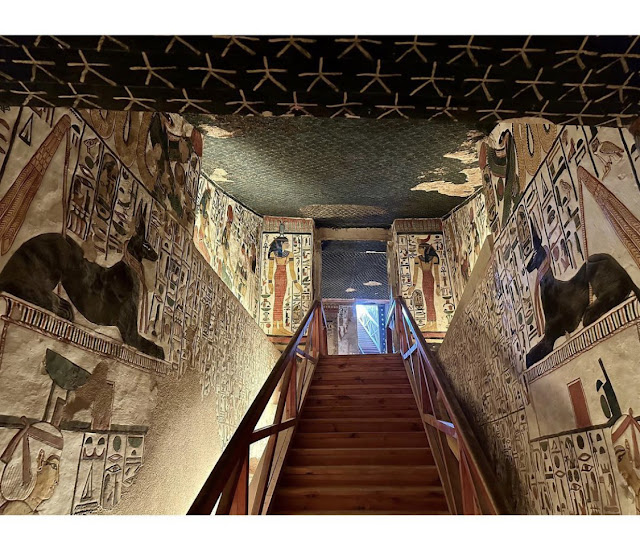 Entrada tumba Nefertari