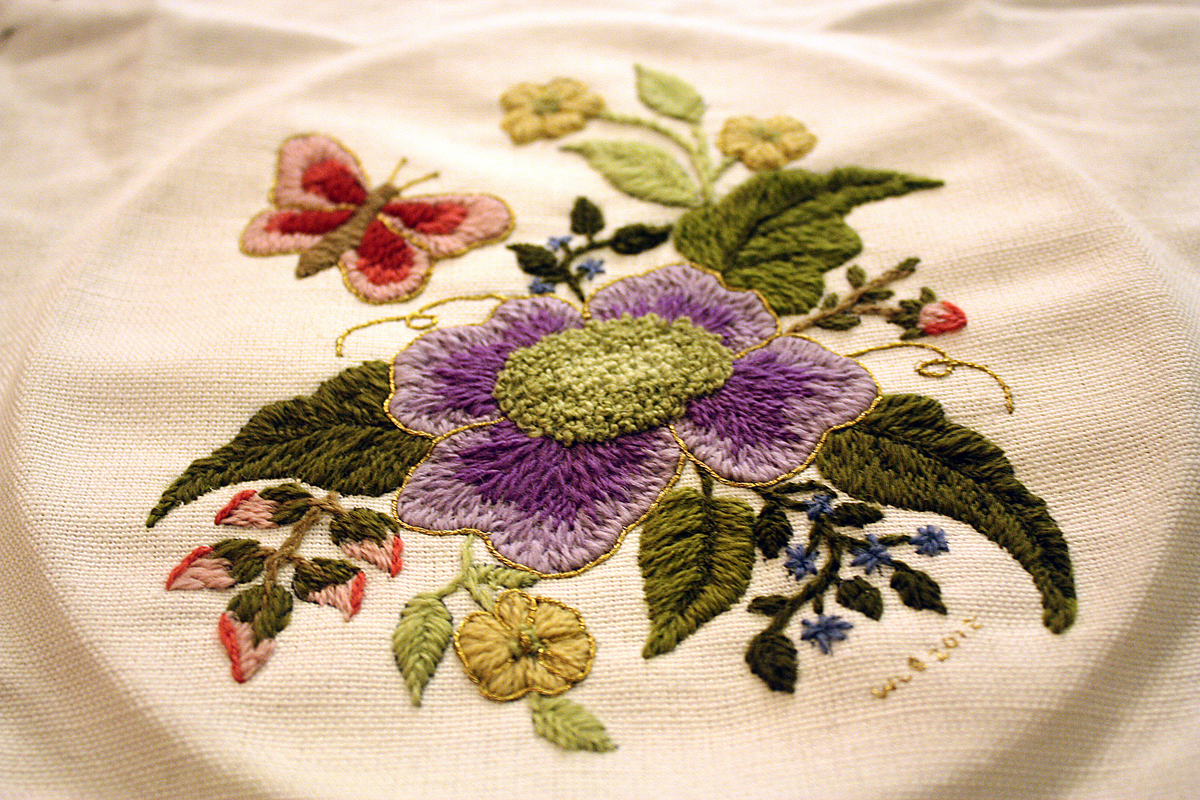The Butterfly Balcony: Things To Make & Do - Crewel Embroidery