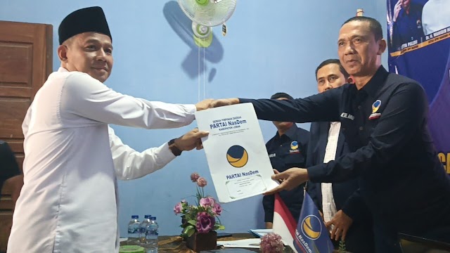 Bentuk Keseriusan dan di Dorong Oleh Ulama dan Santri, KH. Syaepudin Asy Sadzili S.Ag. SH, Kembalikan Form Pendaftaran Bacabup ke DPD NASDEM