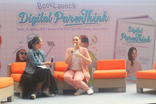 Lauching Buku Digital ParenThink by Mona Ratuliu