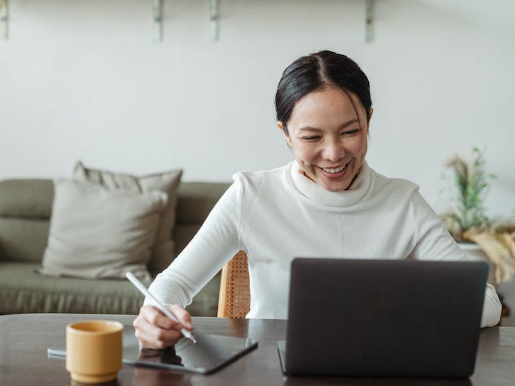 woman on laptop