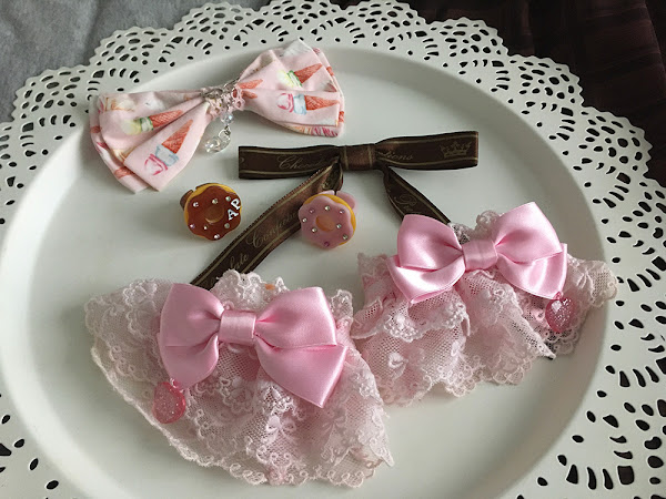 pink and brown lolita fashion accessories