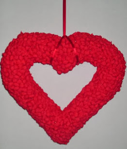 http://vctryblogger.blogspot.com.es/2013/01/corona-pinata-corazon-manualidades-san-Valentin.reciclaje.html