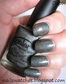 Color Club Revvvolution color club worth the risque risk silver holographic wild at heart nail polish collection nailswatches revvvolution femme fatale collection charcoal holographic holo