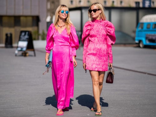 fucsia colore tendenza primavera estate 2020 colori tendenza estate 2020 colori tendenza primavera 2020 abiti fucsia pantaloni fucsia scarpe fucsia fuchsia dress come abbinare il fucsia idee outfit fucsia colorblock by felym mariafelicia magno fashion blogger 