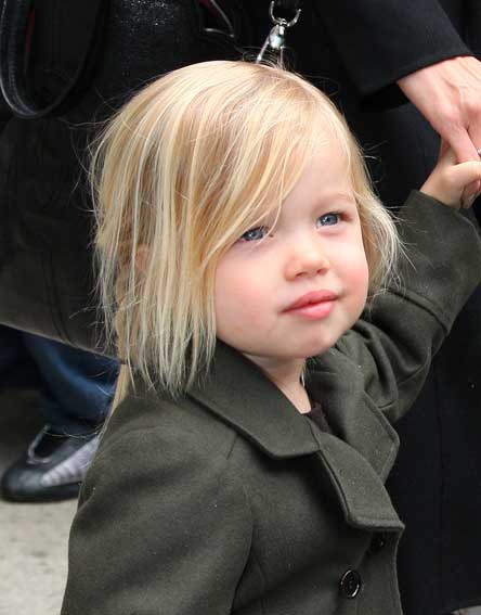 Angelina Jolie W Shiloh Zahara and the twins London Aquarium 725 More 